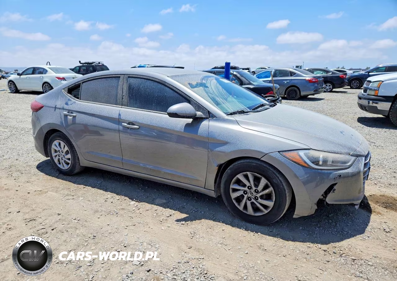 2018 Hyundai Elantra Se VIN:5NPD74LFXJH329975 - 4