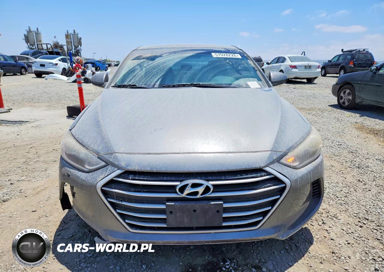 2018 Hyundai Elantra Se VIN:5NPD74LFXJH329975 - 5