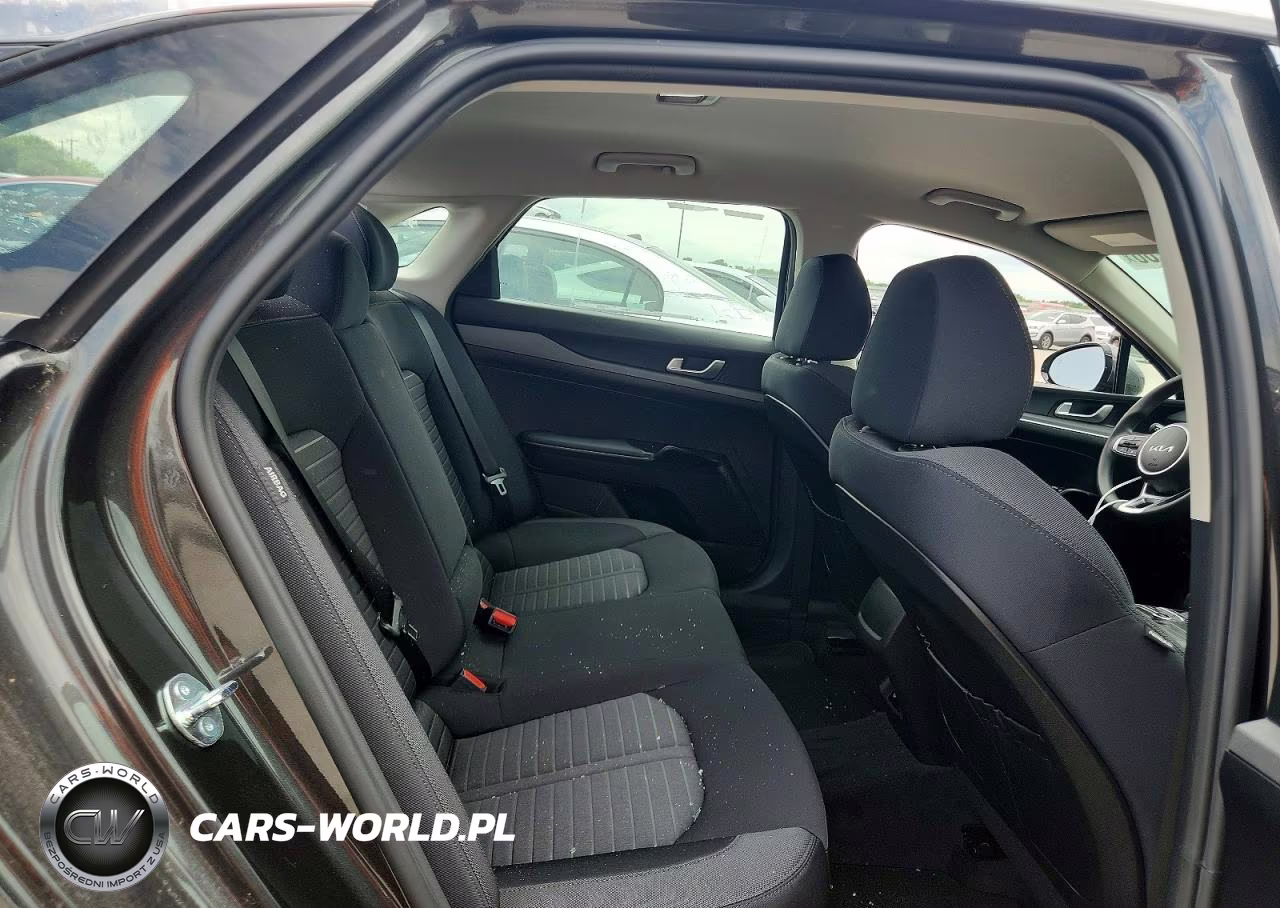 2026 Kia K5 Lxs VIN:KNAG24J75T5410888 - 10