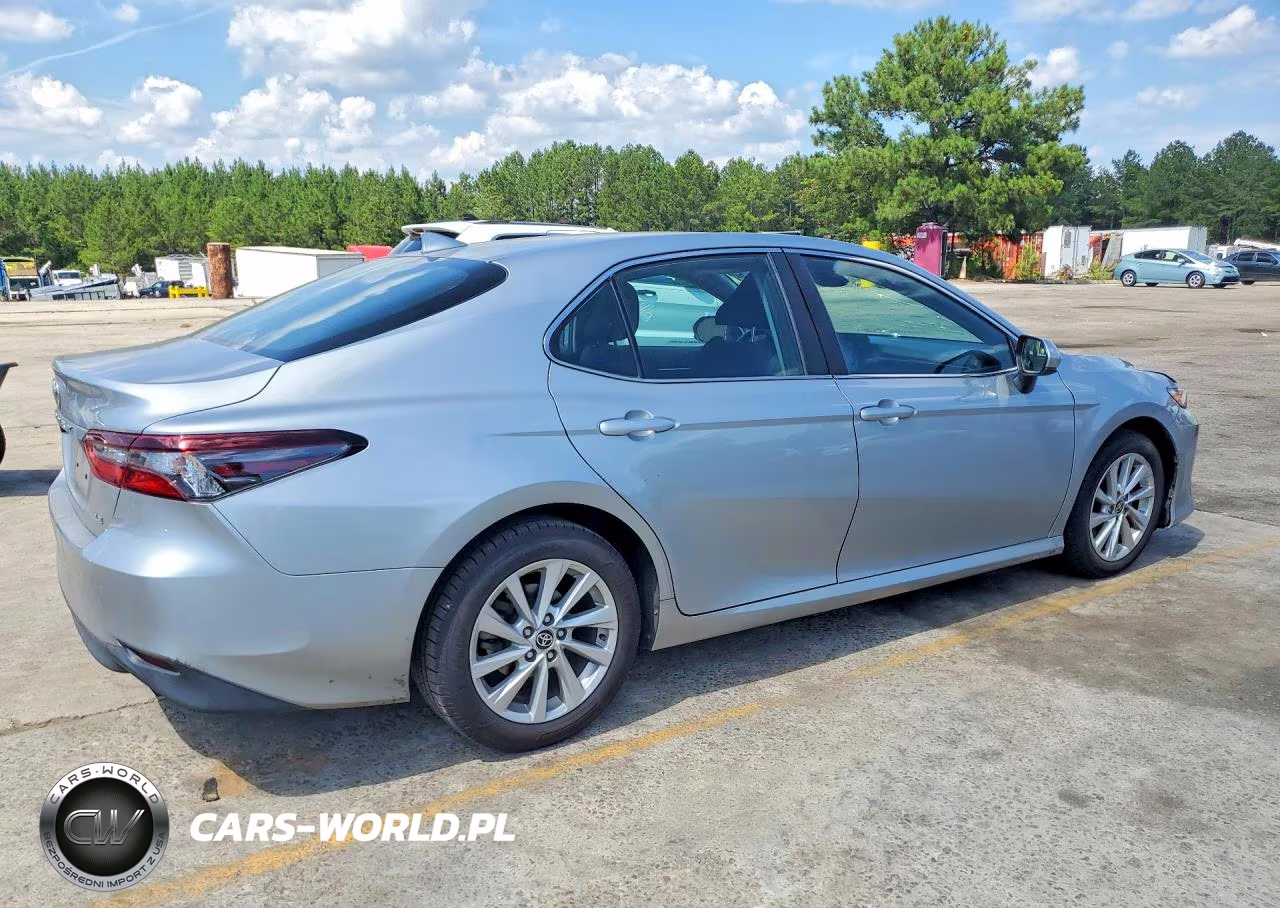 2021 Toyota Camry Le VIN:4T1C11AK7MU556509 - 3