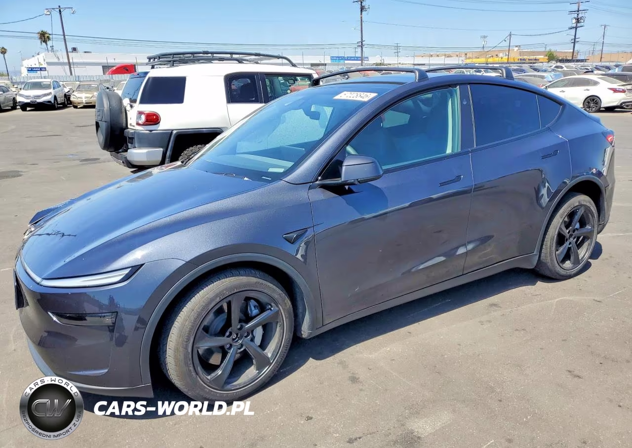 2026 Tesla Model Y – zdjęcie 1 z 13