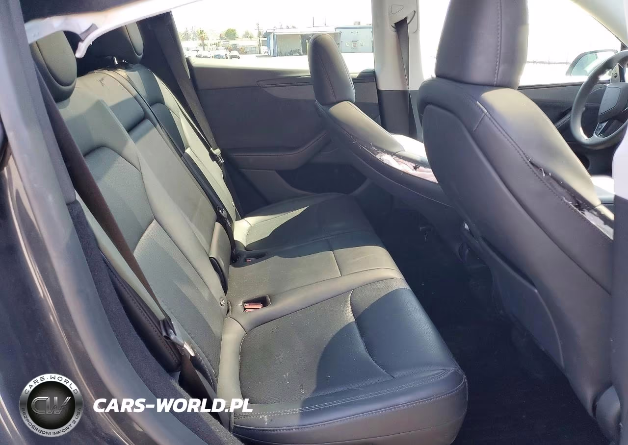 2026 Tesla Model Y VIN:7SAYGDEE3TF345199 - 11