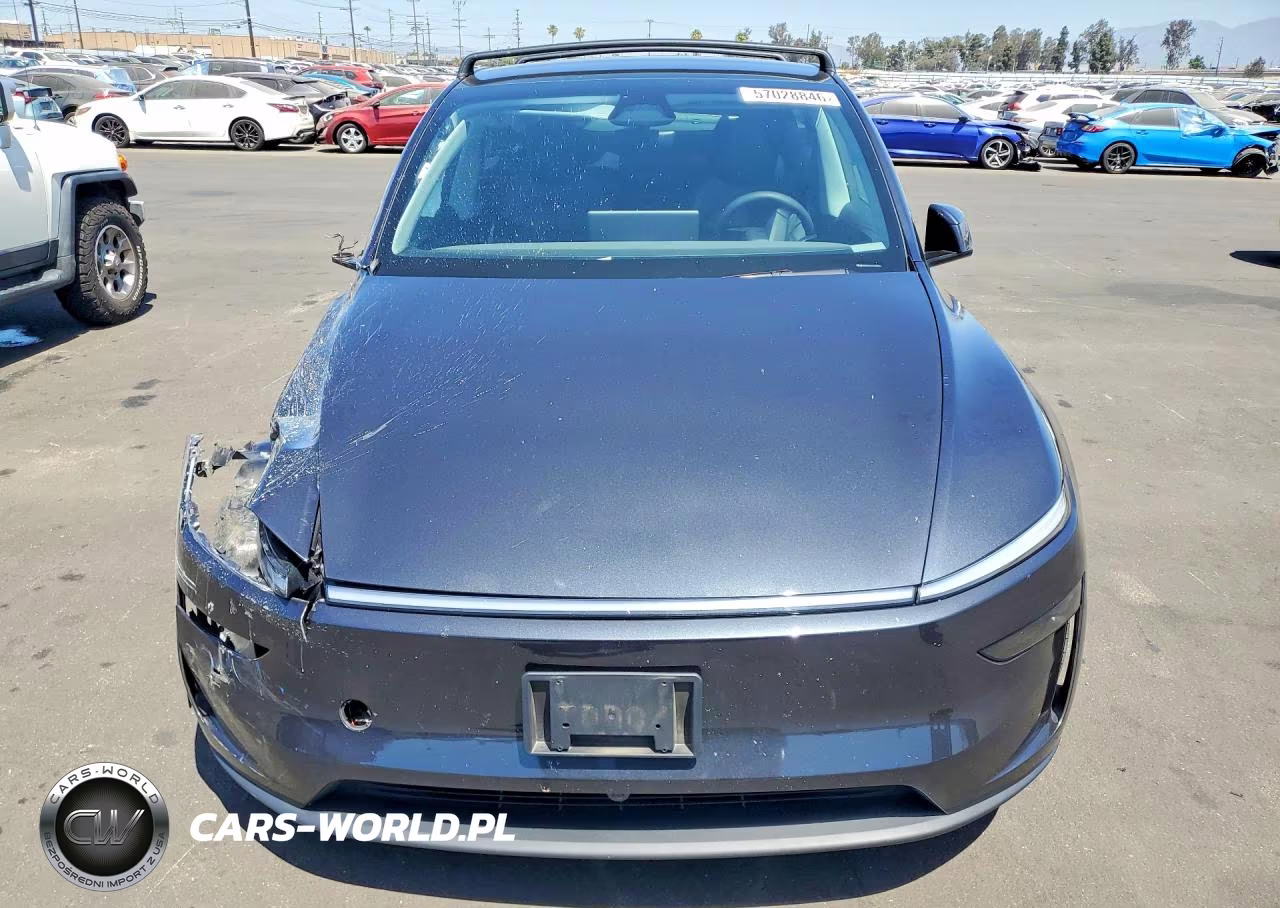 2026 Tesla Model Y VIN:7SAYGDEE3TF345199 - 5