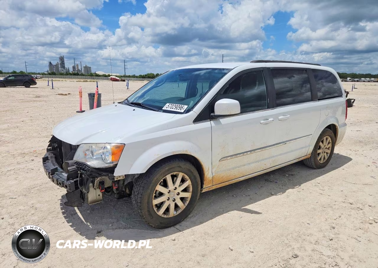 2015 Chrysler Town & Country Touring – zdjęcie 1 z 14