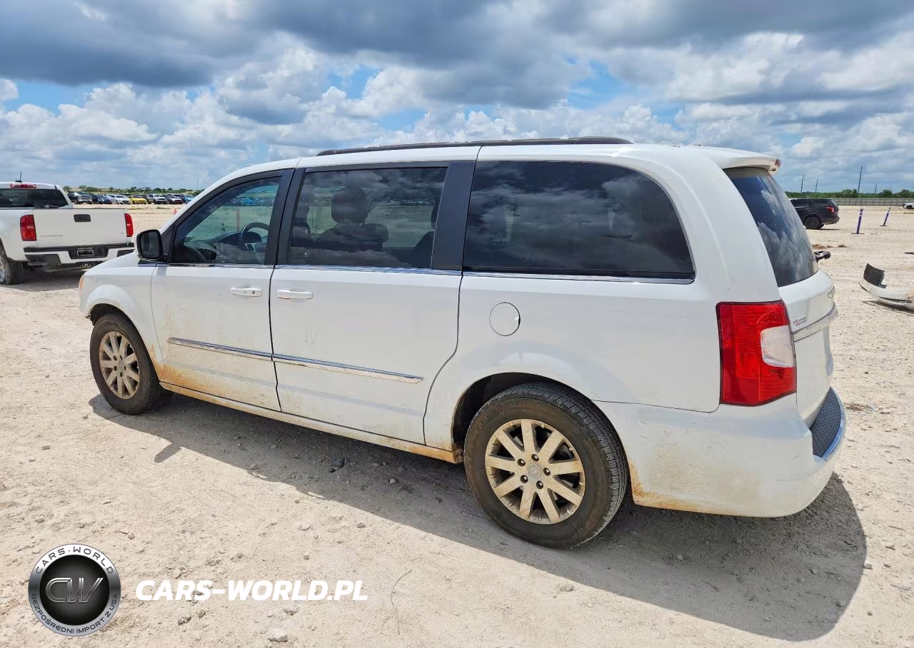 2015 Chrysler Town & Country Touring VIN:2C4RC1BG3FR590031 - 2