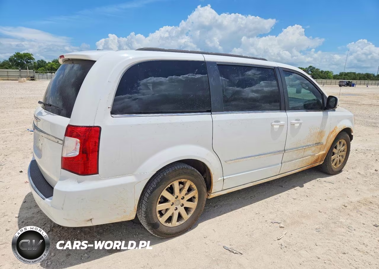2015 Chrysler Town & Country Touring VIN:2C4RC1BG3FR590031 - 3