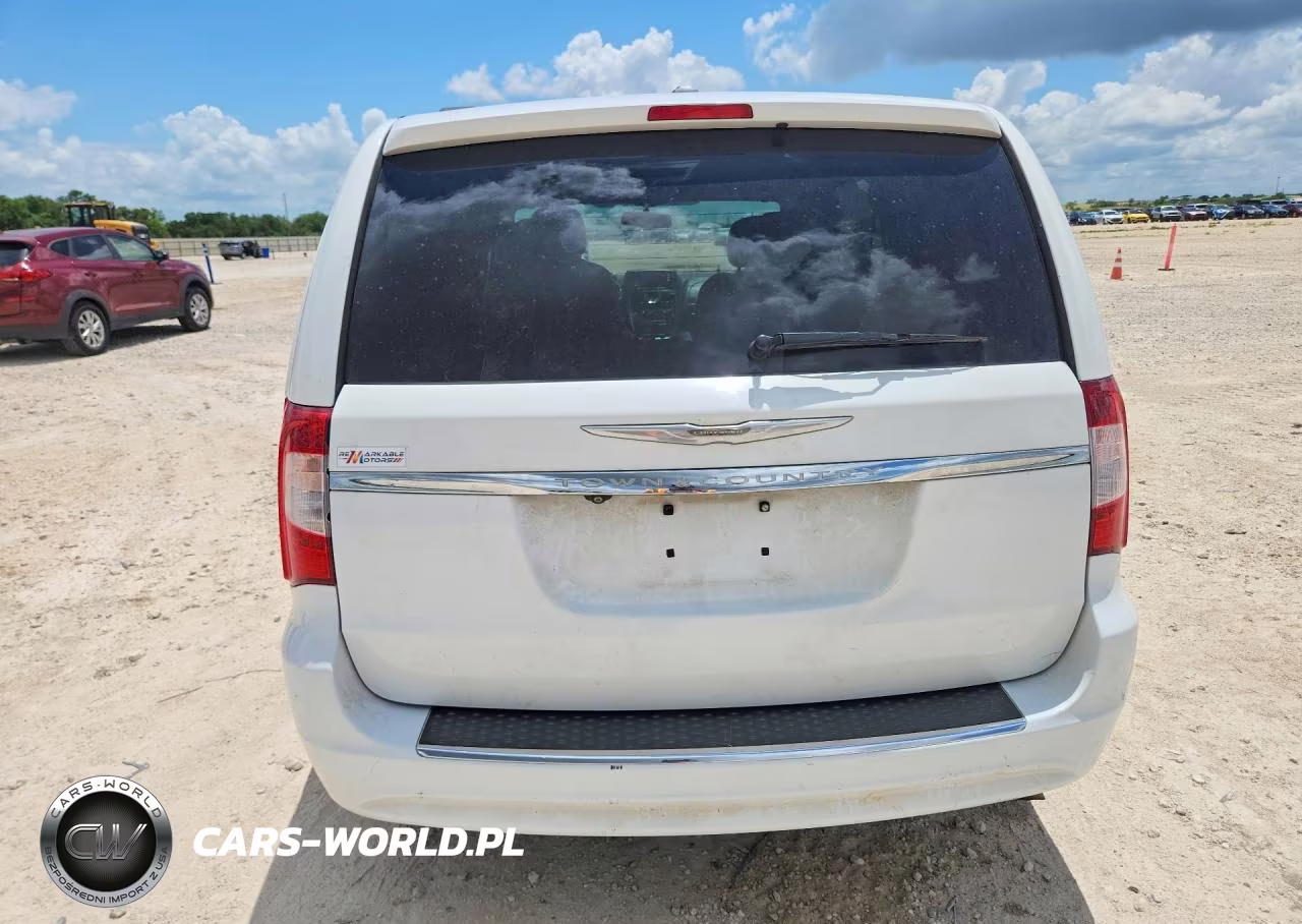 2015 Chrysler Town & Country Touring VIN:2C4RC1BG3FR590031 - 6