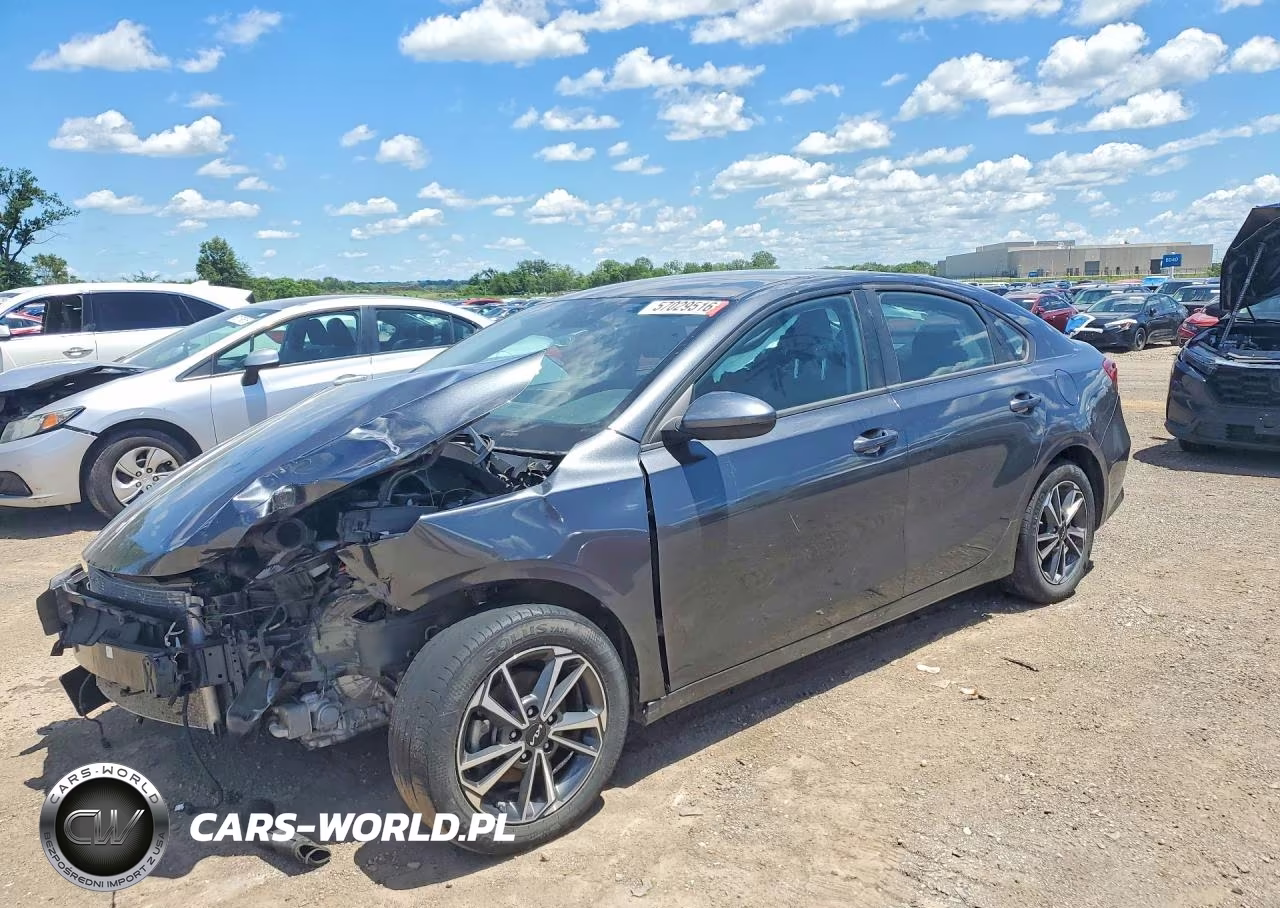 2022 Kia Forte Lxs – zdjęcie 1 z 12