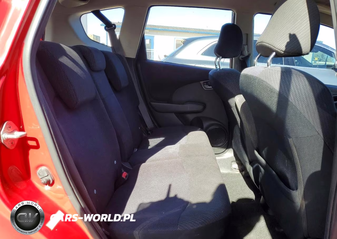 2013 Honda Fit Sport VIN:JHMGE8H53DC036525 - 10