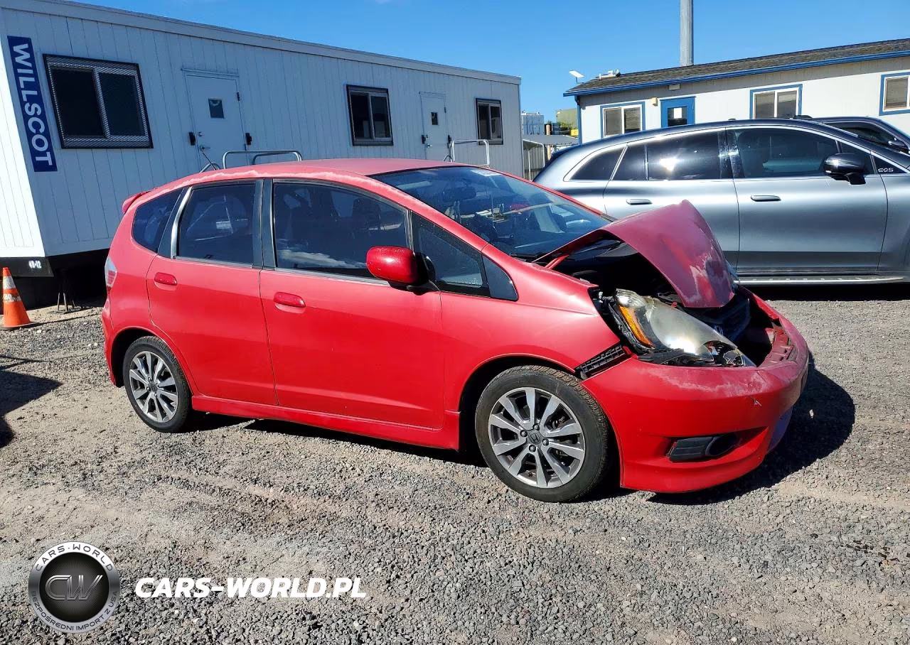 2013 Honda Fit Sport VIN:JHMGE8H53DC036525 - 4