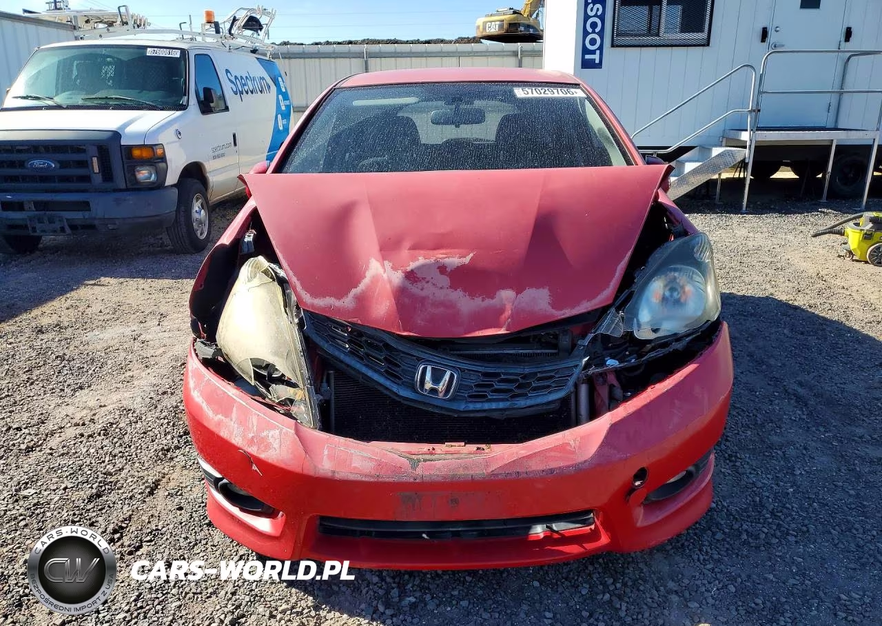 2013 Honda Fit Sport VIN:JHMGE8H53DC036525 - 5