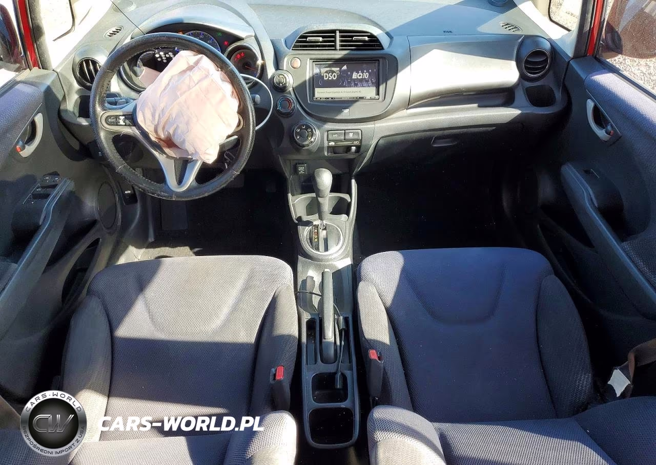 2013 Honda Fit Sport VIN:JHMGE8H53DC036525 - 8