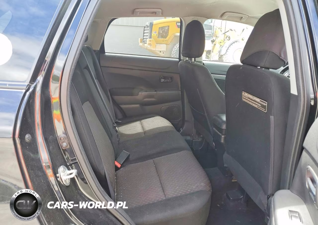 2018 Mitsubishi Outlander Sport Es VIN:JA4AR3AU1JZ025266 - 11