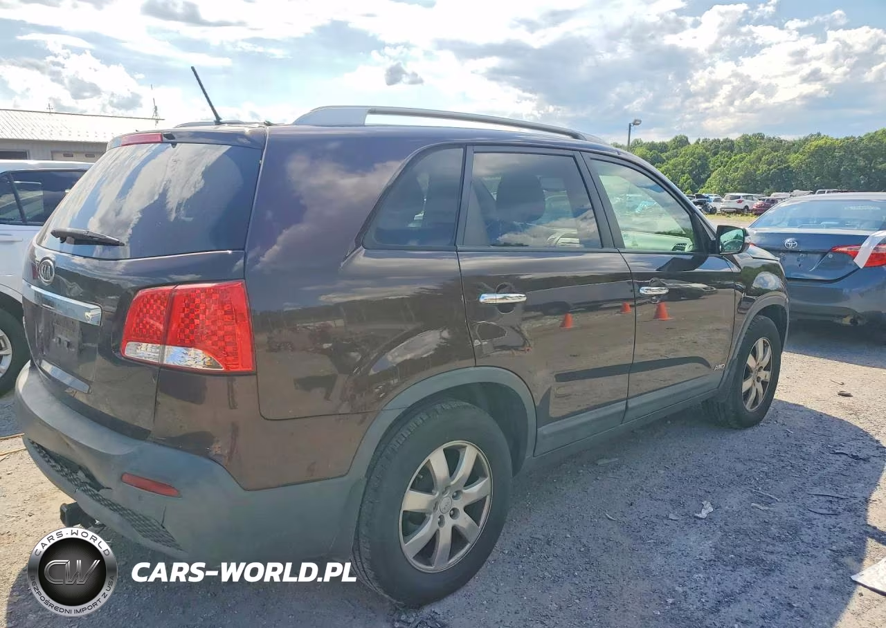 2011 Kia Sorento Lx VIN:5XYKTDA12BG099433 - 3