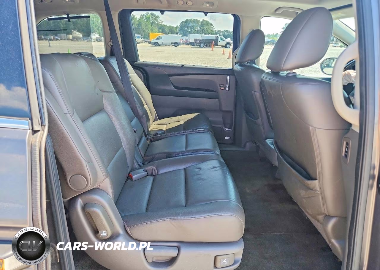 2016 Honda Odyssey Touring VIN:5FNRL5H91GB026150 - 11