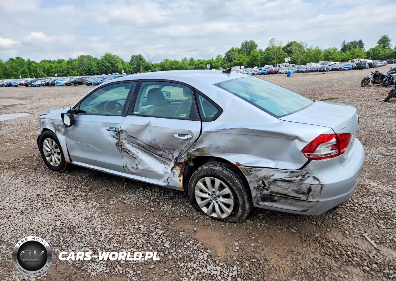2015 Volkswagen Passat S VIN:1VWAS7A34FC011832 - 2