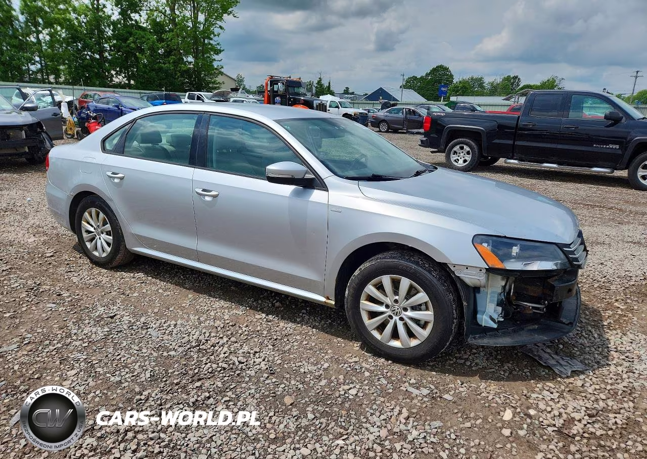 2015 Volkswagen Passat S VIN:1VWAS7A34FC011832 - 4