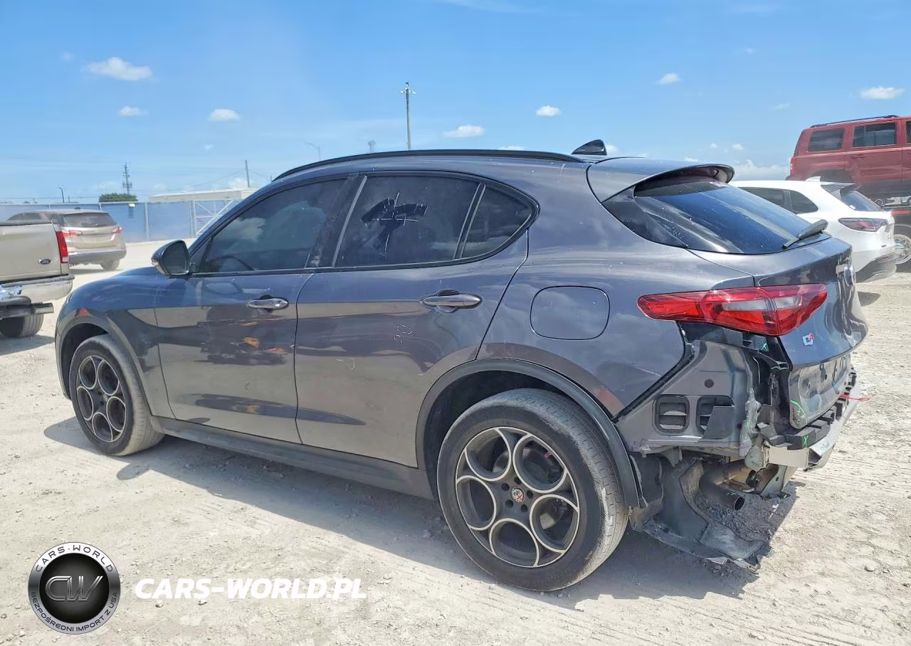 2018 Alfa Romeo Stelvio Sport VIN:ZASFAKPN0J7B79418 - 2