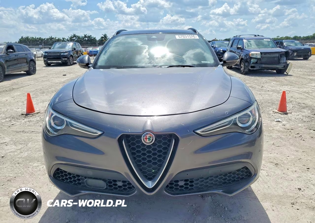2018 Alfa Romeo Stelvio Sport VIN:ZASFAKPN0J7B79418 - 5