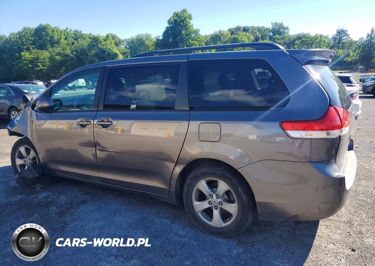 2011 Toyota Sienna Le VIN:5TDKK3DC3BS106810 - 2