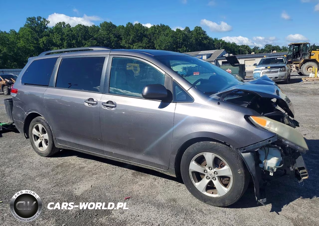 2011 Toyota Sienna Le VIN:5TDKK3DC3BS106810 - 4