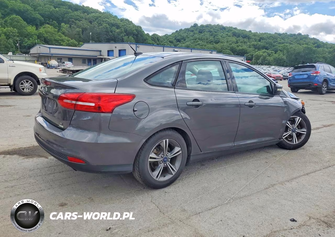 2016 Ford Focus Se VIN:1FADP3FE5GL274746 - 3