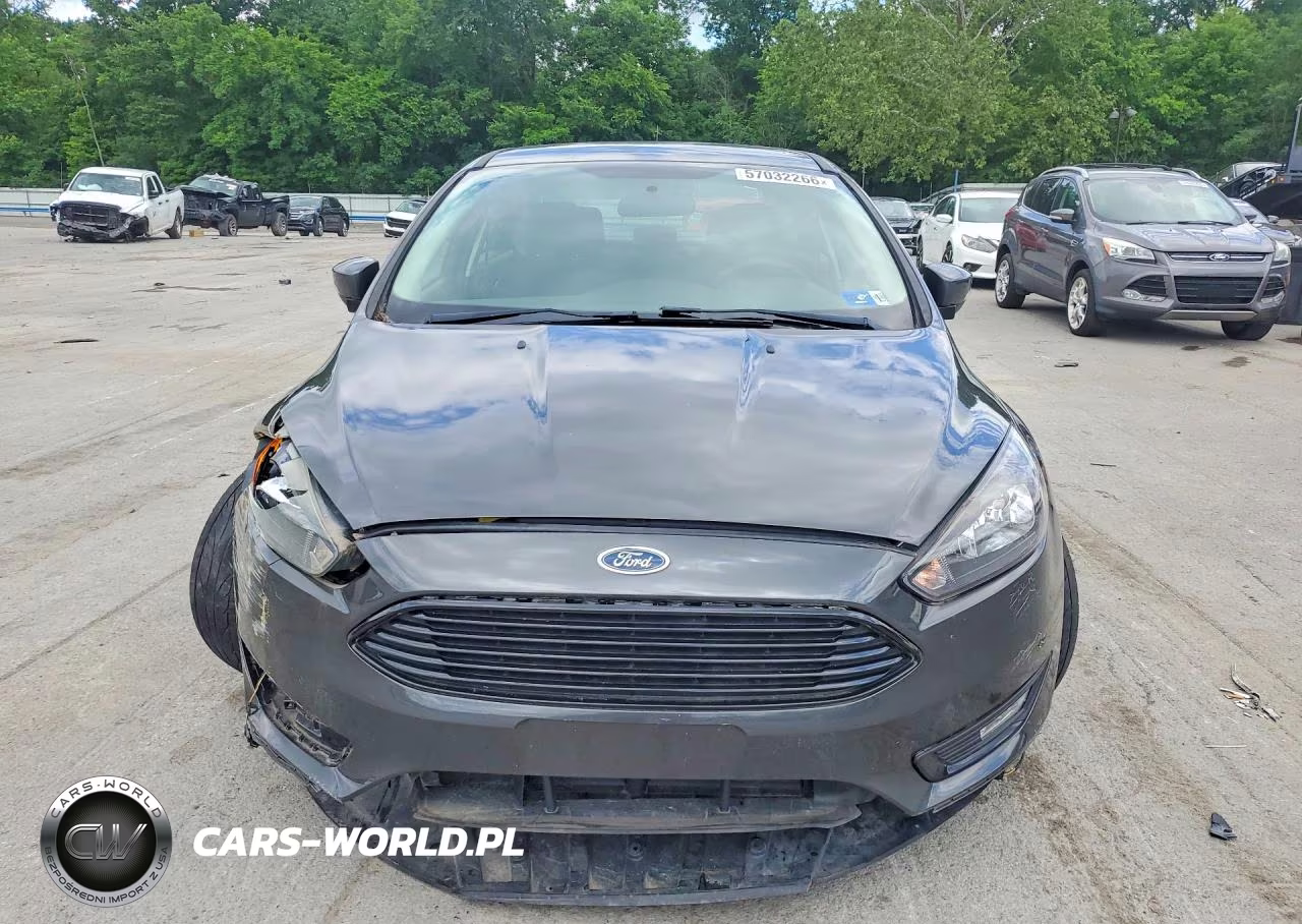 2016 Ford Focus Se VIN:1FADP3FE5GL274746 - 5