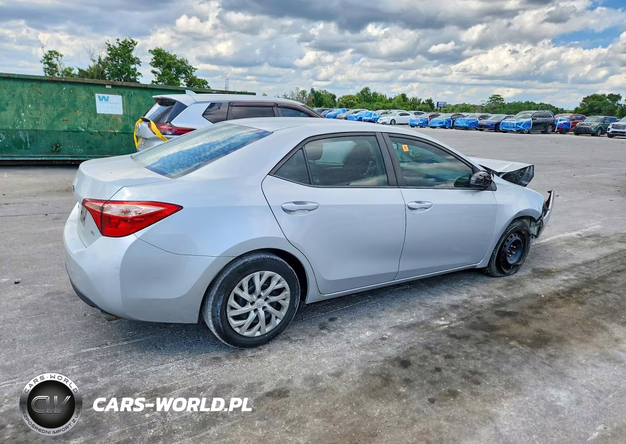 2019 Toyota Corolla Le VIN:2T1BURHE3KC186689 - 3
