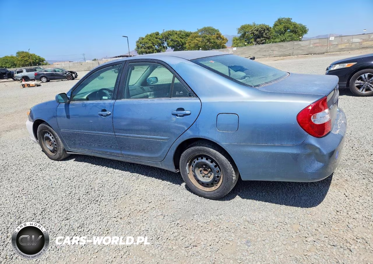 2003 Toyota Camry Le VIN:4T1BE32K93U744117 - 2