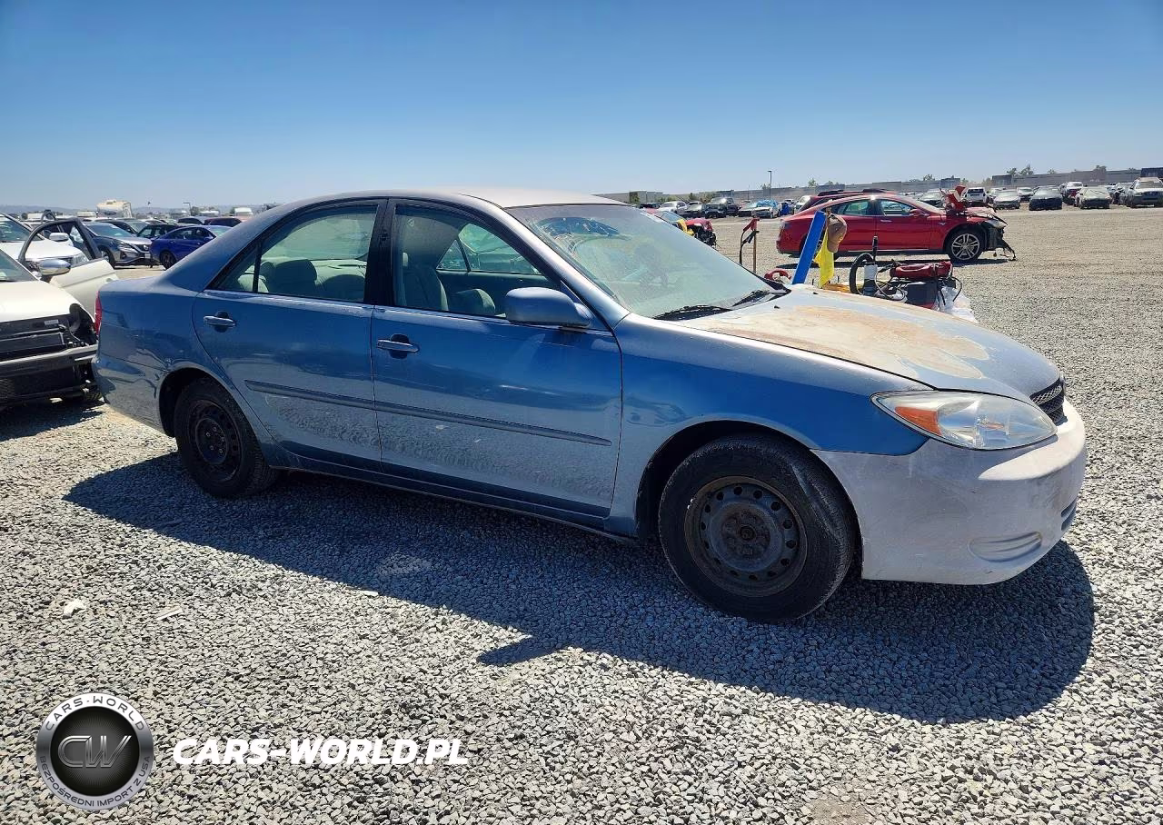 2003 Toyota Camry Le VIN:4T1BE32K93U744117 - 4