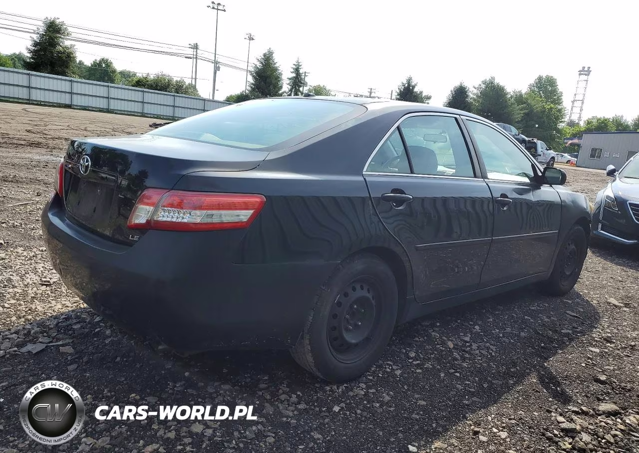 2010 Toyota Camry Le VIN:4T1BF3EK1AU524699 - 3