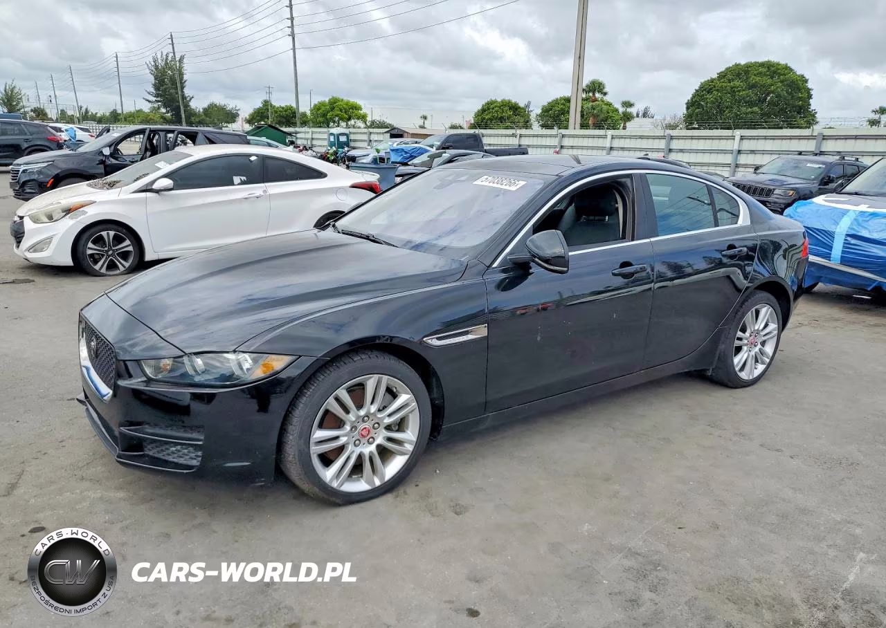 2019 Jaguar Xe Premium – zdjęcie 1 z 12