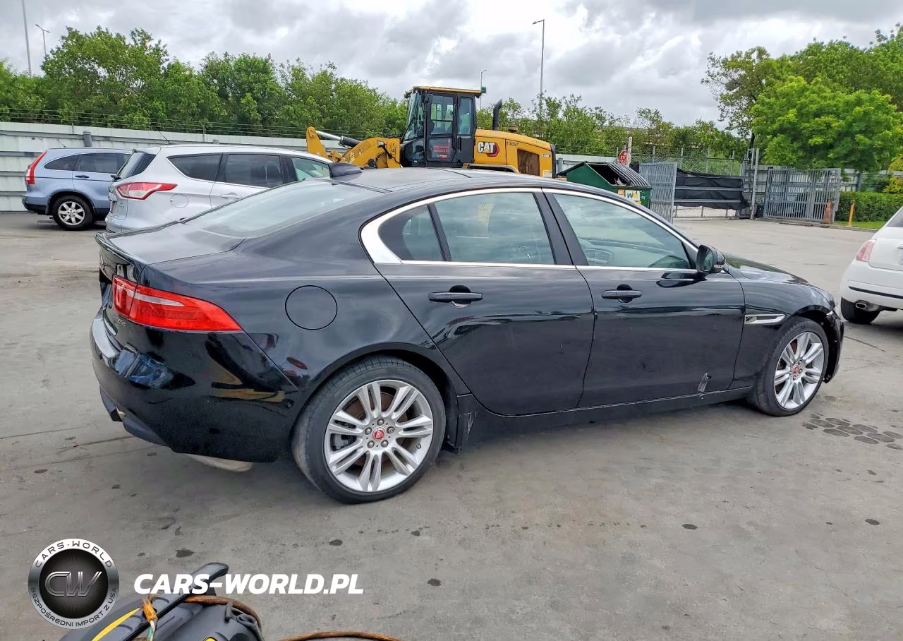 2019 Jaguar Xe Premium VIN:SAJAD4FX3KCP46739 - 3