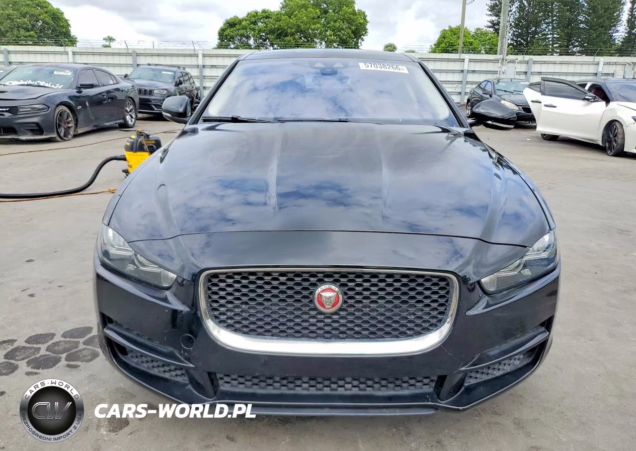 2019 Jaguar Xe Premium VIN:SAJAD4FX3KCP46739 - 5
