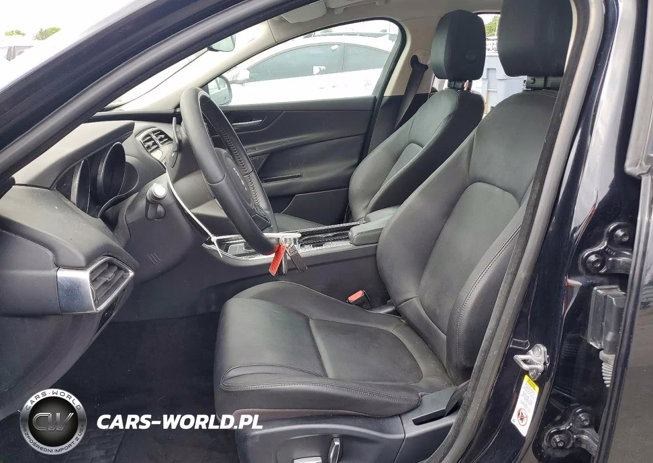 2019 Jaguar Xe Premium VIN:SAJAD4FX3KCP46739 - 7