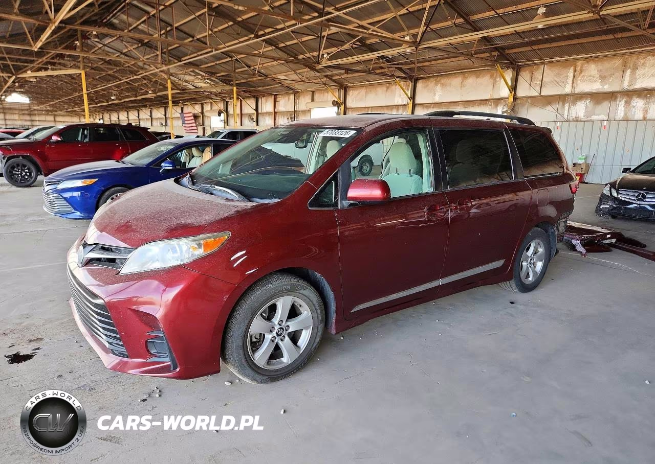 2019 Toyota Sienna Le – zdjęcie 1 z 14