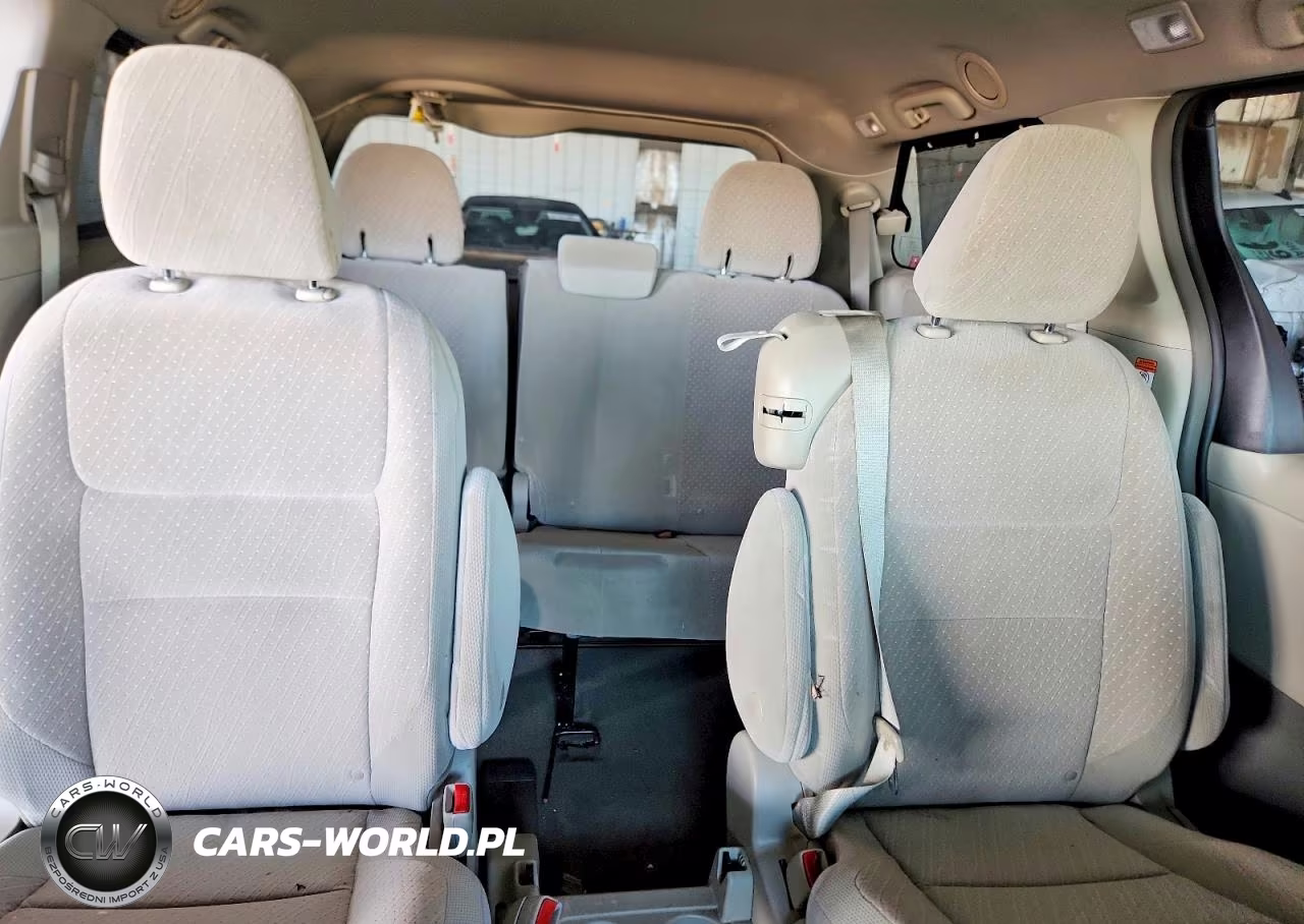 2019 Toyota Sienna Le VIN:5TDKZ3DC6KS980029 - 10
