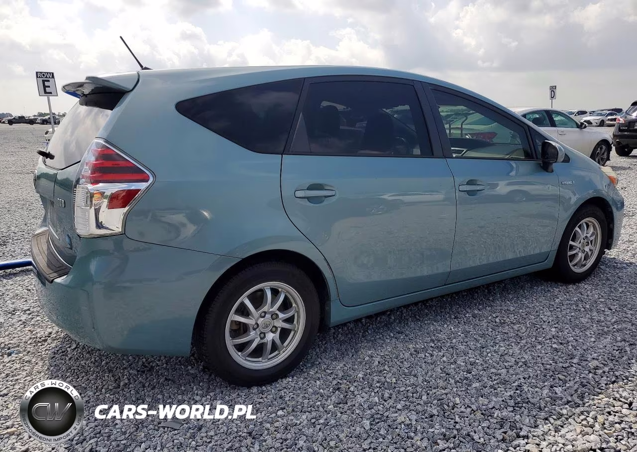 2015 Toyota Prius V Two VIN:JTDZN3EU2FJ036314 - 3