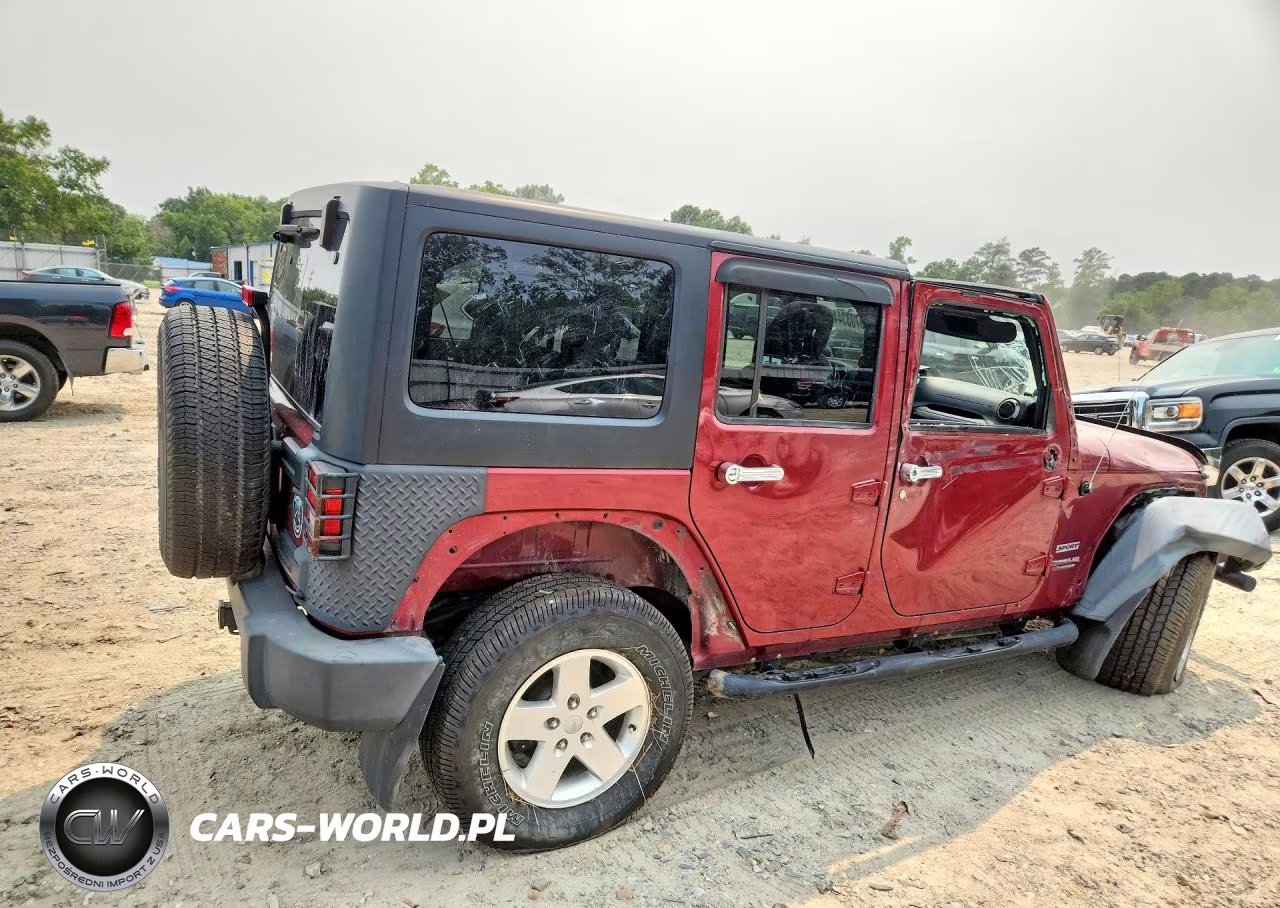 2012 Jeep Wrangler Unlimited Sport VIN:1C4BJWDG4CL189352 - 3