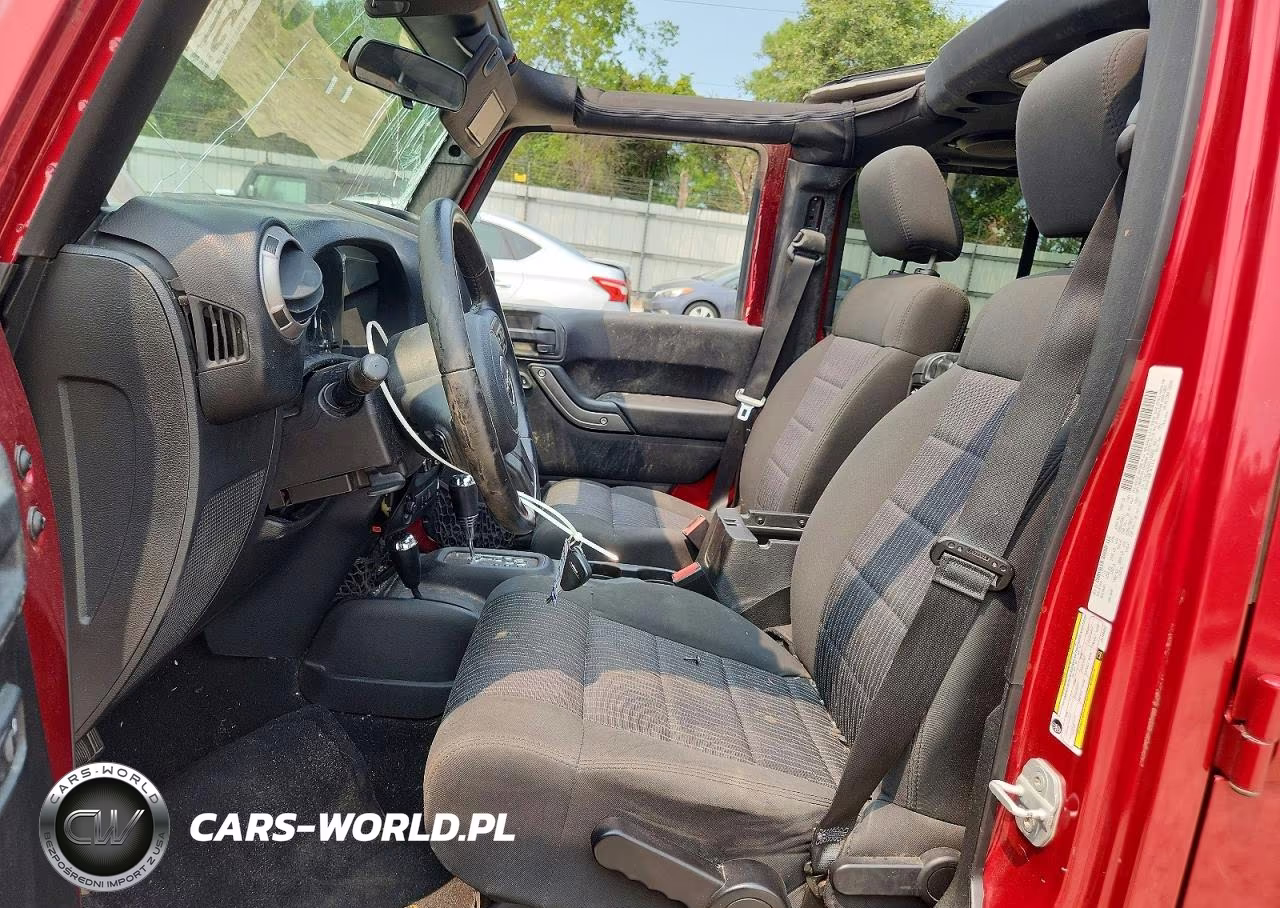 2012 Jeep Wrangler Unlimited Sport VIN:1C4BJWDG4CL189352 - 7