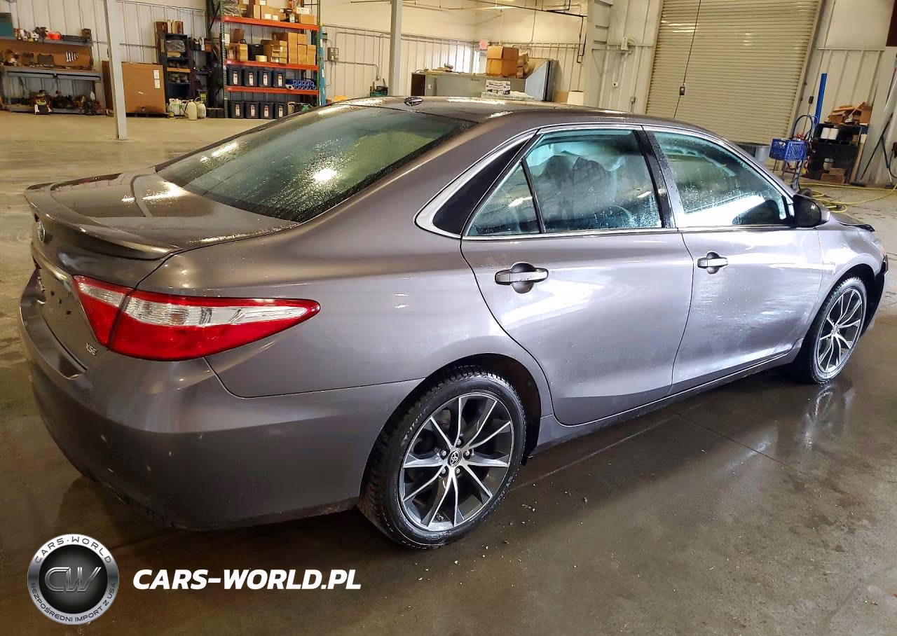 2015 Toyota Camry Xse VIN:4T1BF1FK0FU875971 - 3