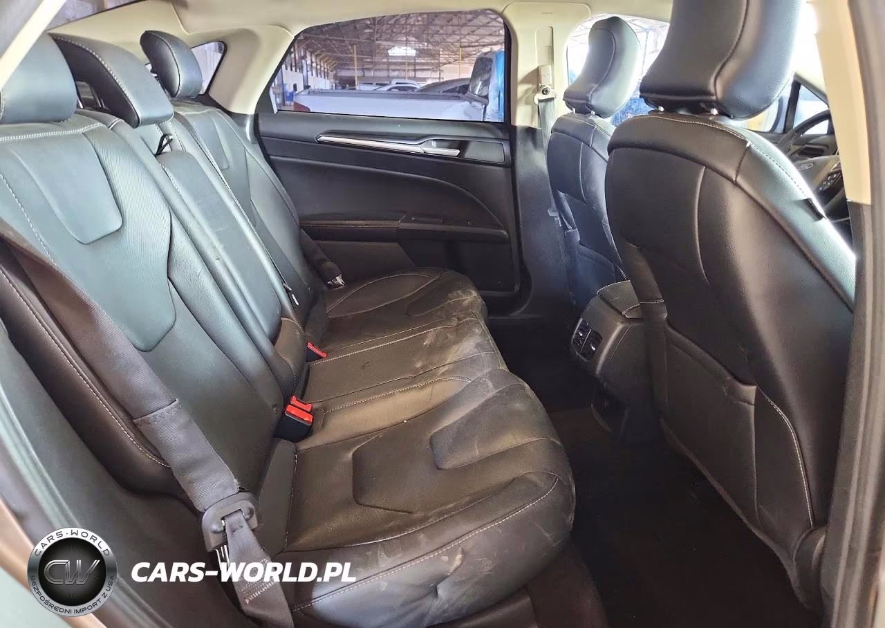 2019 Ford Fusion Titanium VIN:3FA6P0D94KR117474 - 10