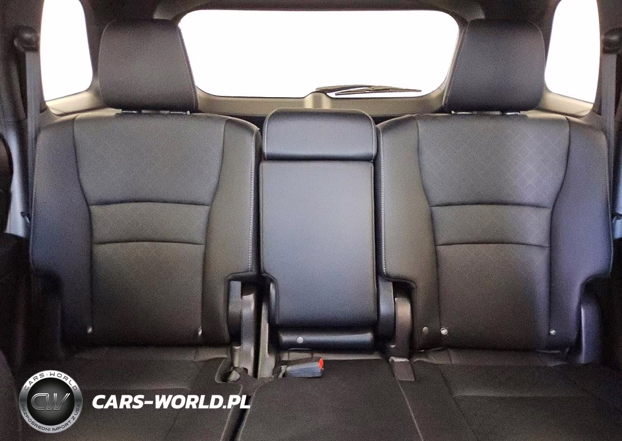 2021 Honda Passport Touring VIN:5FNYF8H93MB003680 - 10