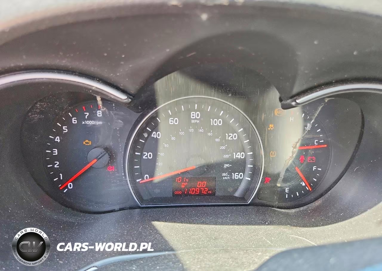 2015 Kia Sorento Lx VIN:5XYKT3A69FG659945 - 9