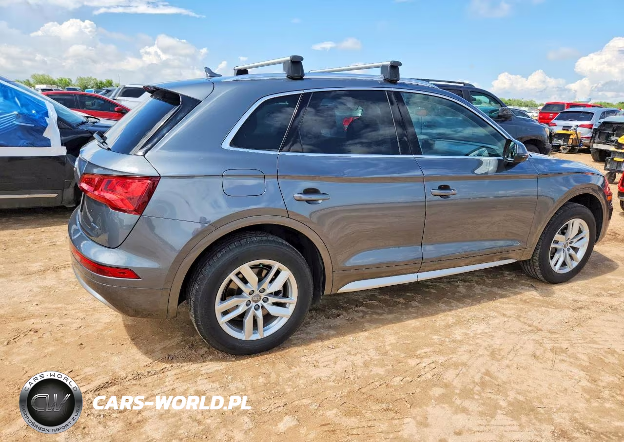 2020 Audi Q5 Premium VIN:WA1ANAFY0L2058993 - 3