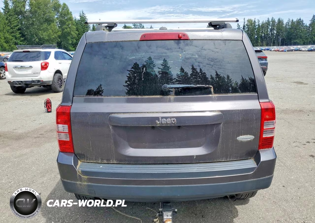 2016 Jeep Patriot Latitude VIN:1C4NJPFA2GD599577 - 6