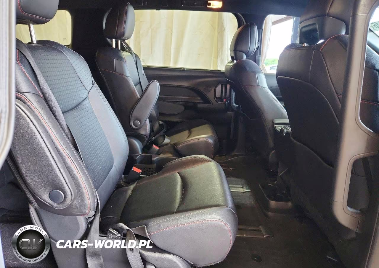 2025 Toyota Sienna Xse VIN:5TDDSKFC3SS169261 - 11