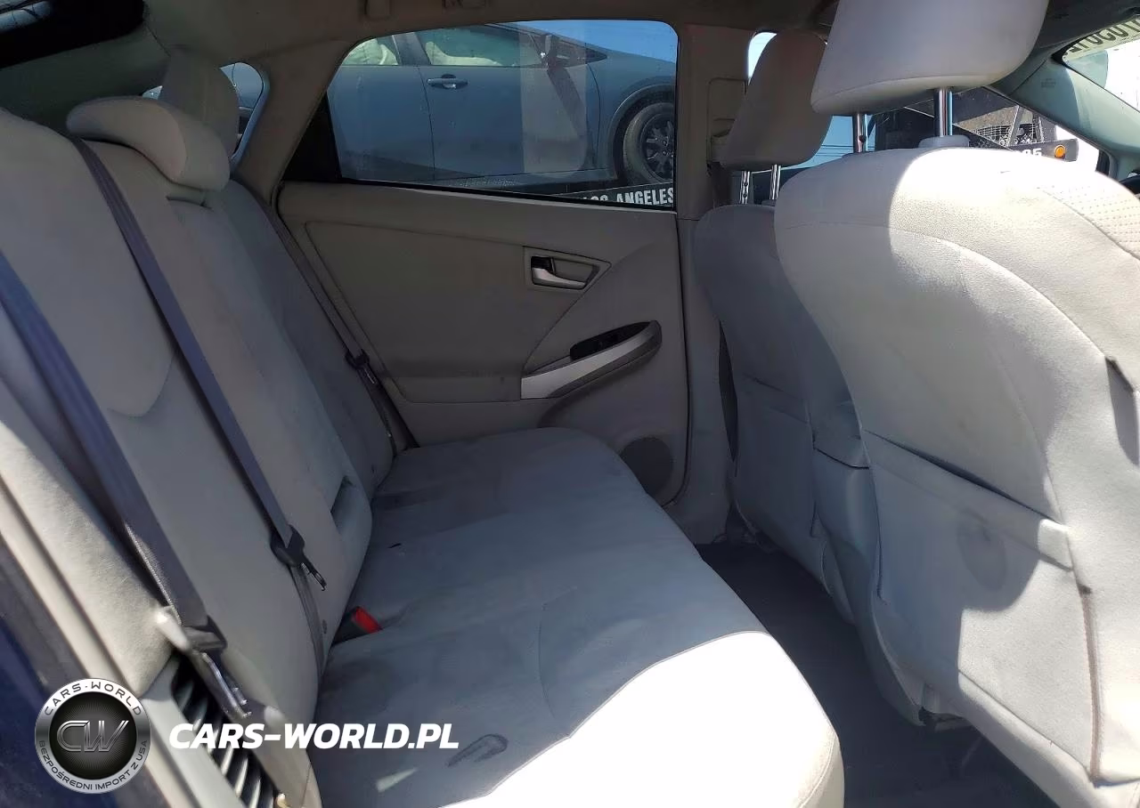 2013 Toyota Prius Two VIN:JTDKN3DU4D1686861 - 10