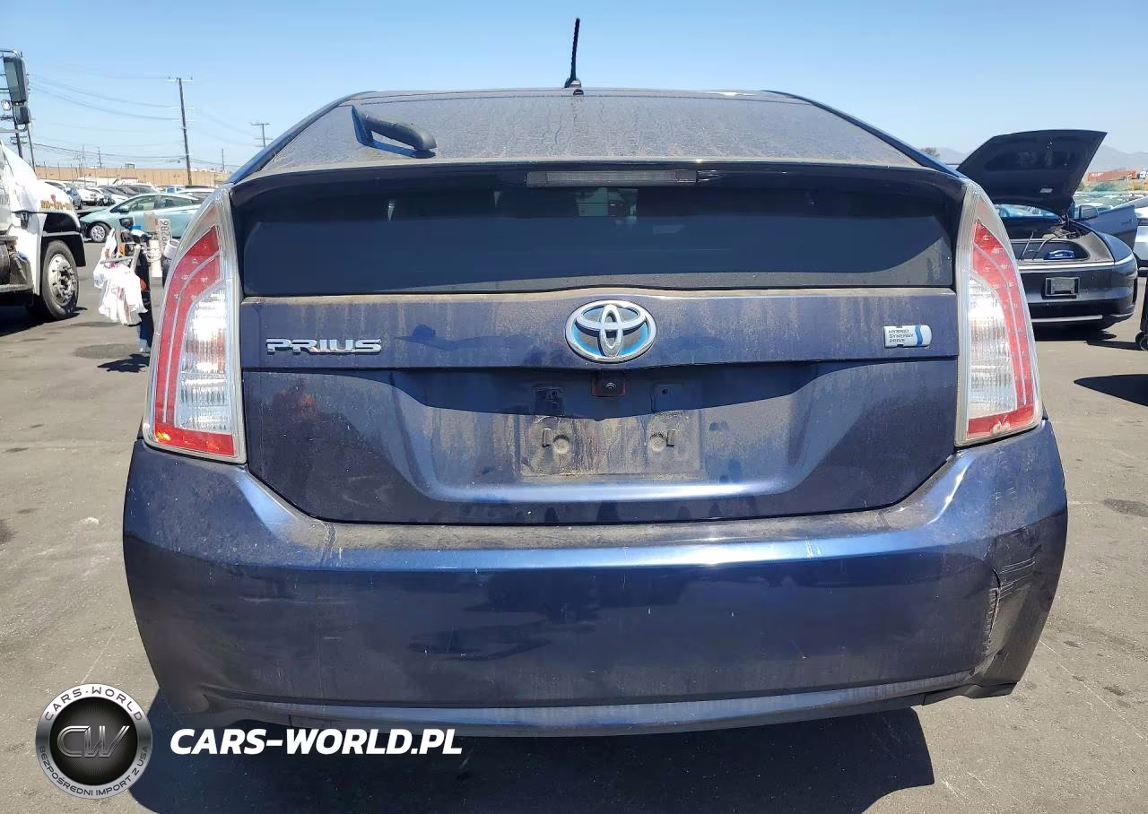 2013 Toyota Prius Two VIN:JTDKN3DU4D1686861 - 6