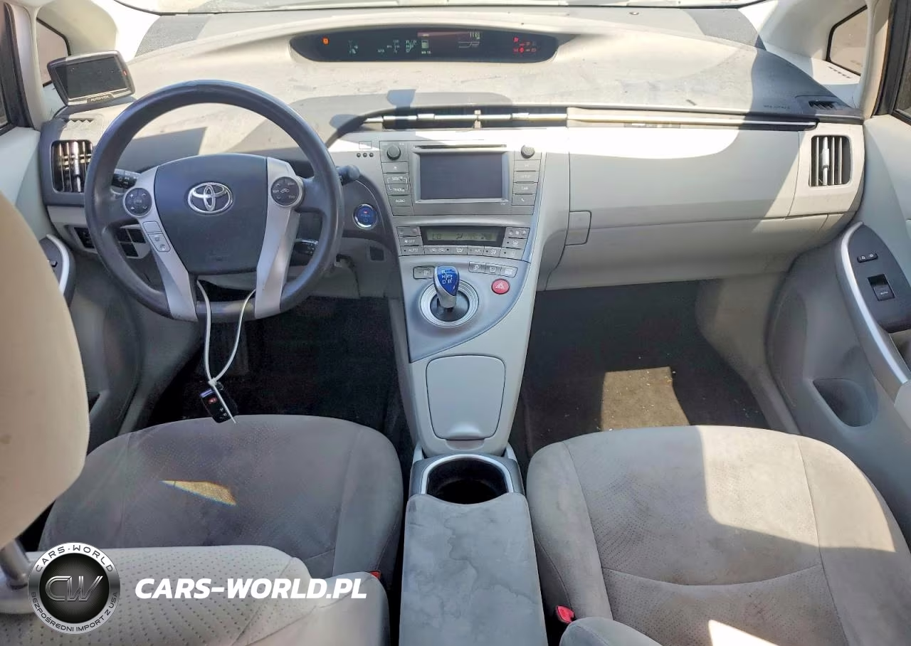2013 Toyota Prius Two VIN:JTDKN3DU4D1686861 - 8
